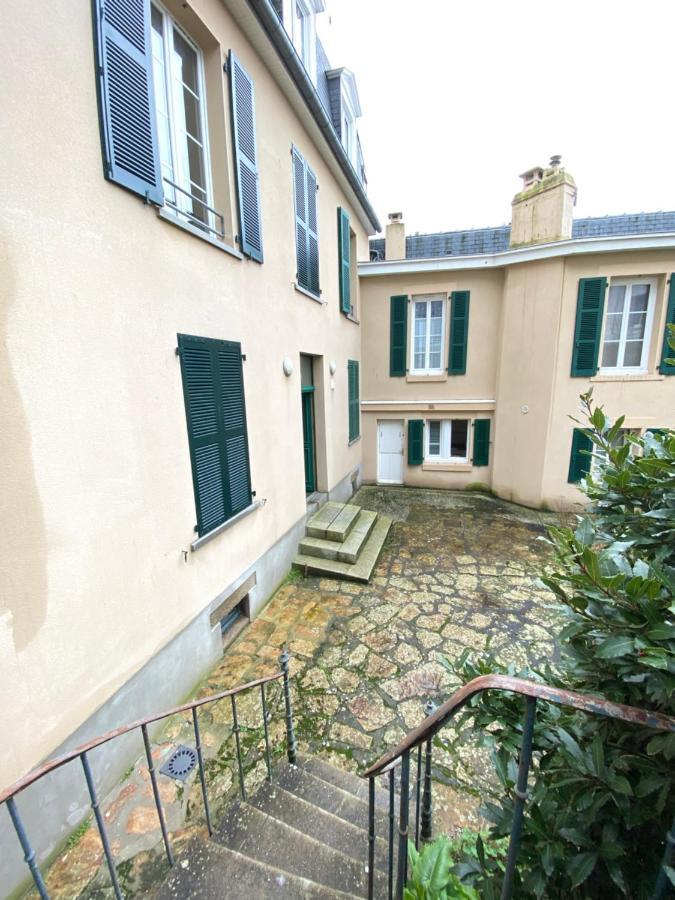 Studio Au Coeur De Granville Exterior photo